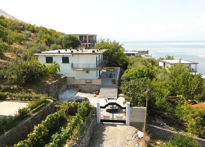 Prázdninový dům Emerald House Shiroke *